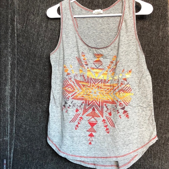Geometric Tank - Picture 1 of 2
